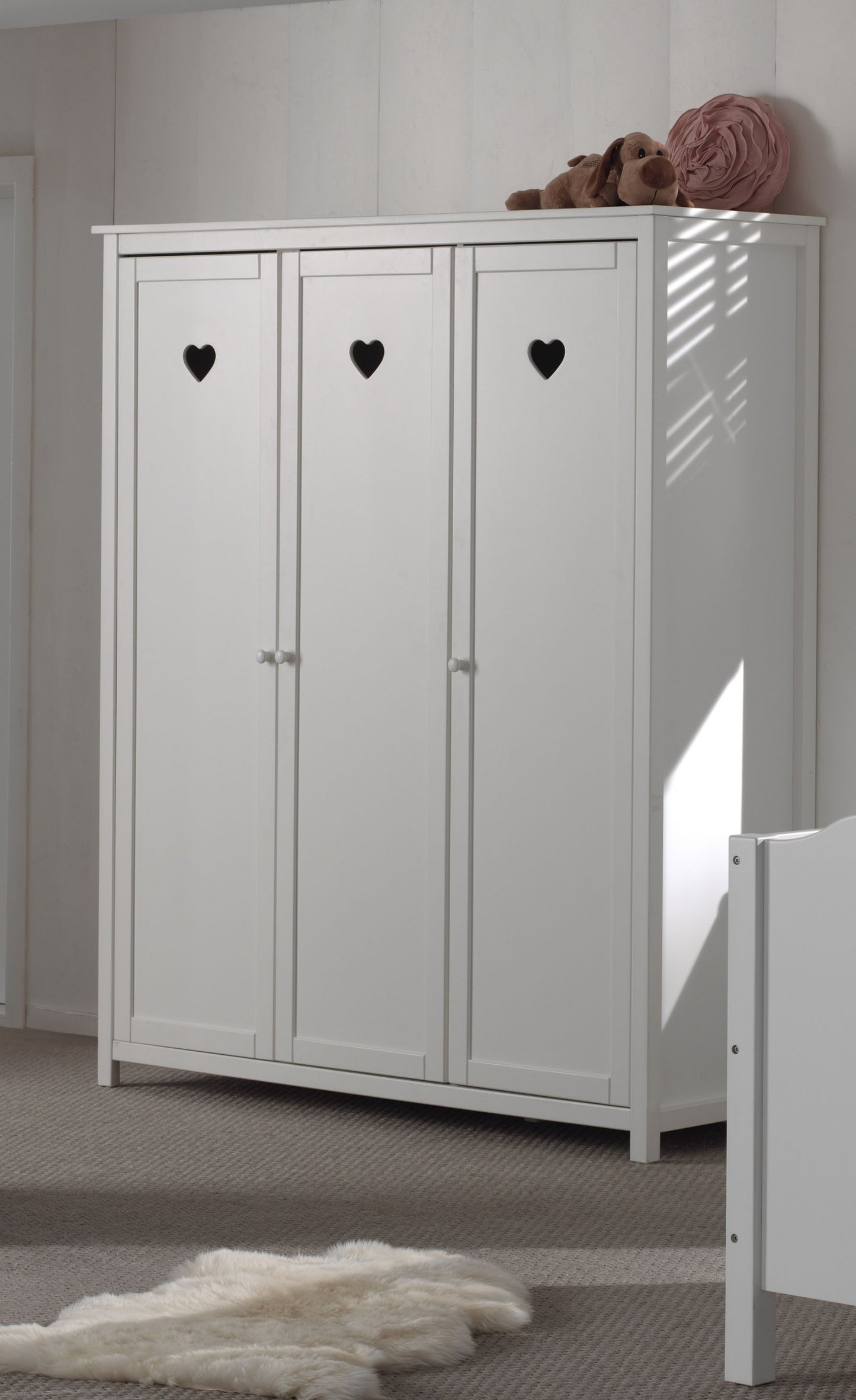 Armoire en bois en pin et MDF avec 3 portes, pour enfants blanc amoureuse, L159XA57XH190,5 cm