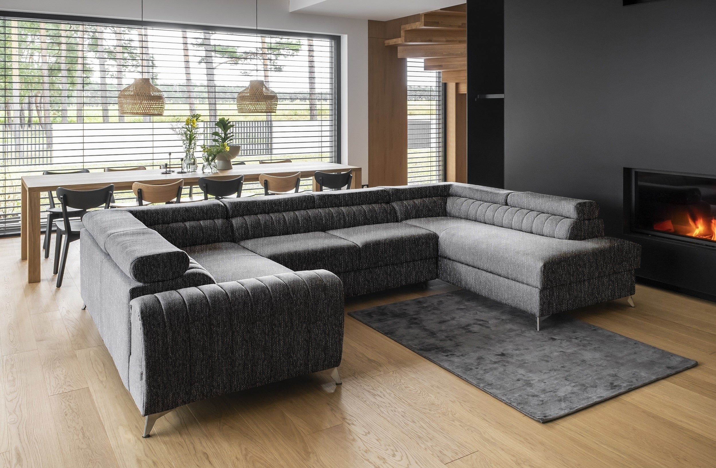 ELTMPL-CORNER-LOUIS-RIGHT