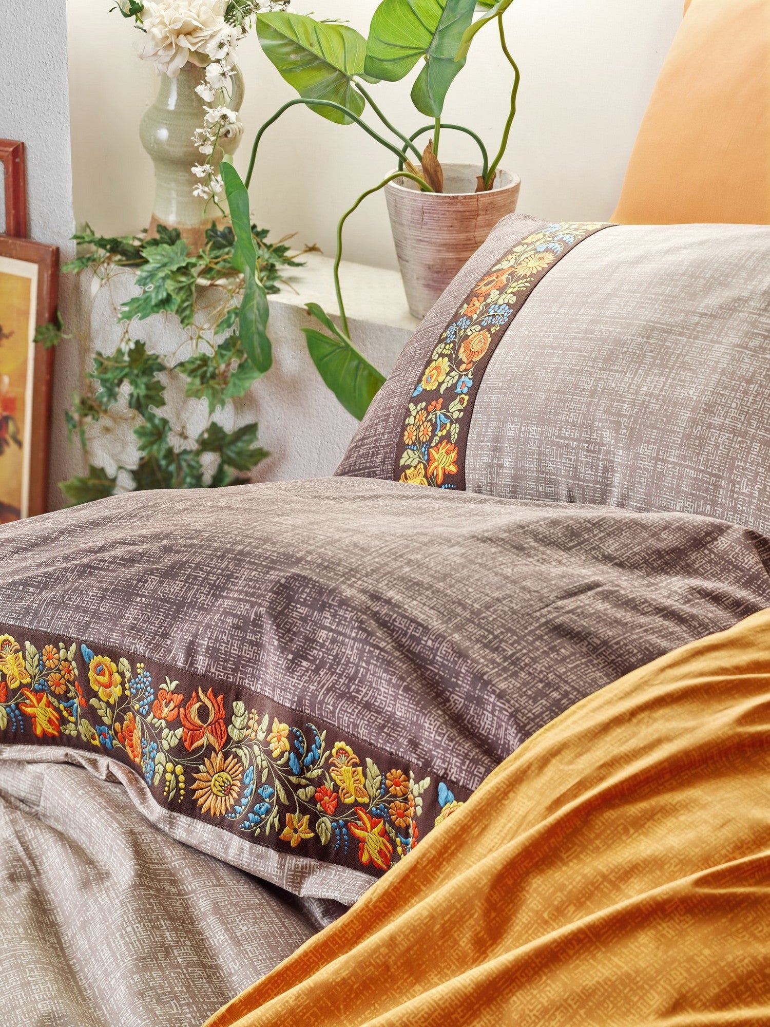 Lenjerie de pat din bumbac Ranforce, Folk Art Portocaliu / Maro , 200 x 220 cm (1)