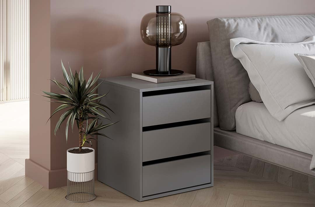 Table de chevet en bois clair avec 3 tiroirs Idea 13, Gris mat, L50xl47xH60 cm