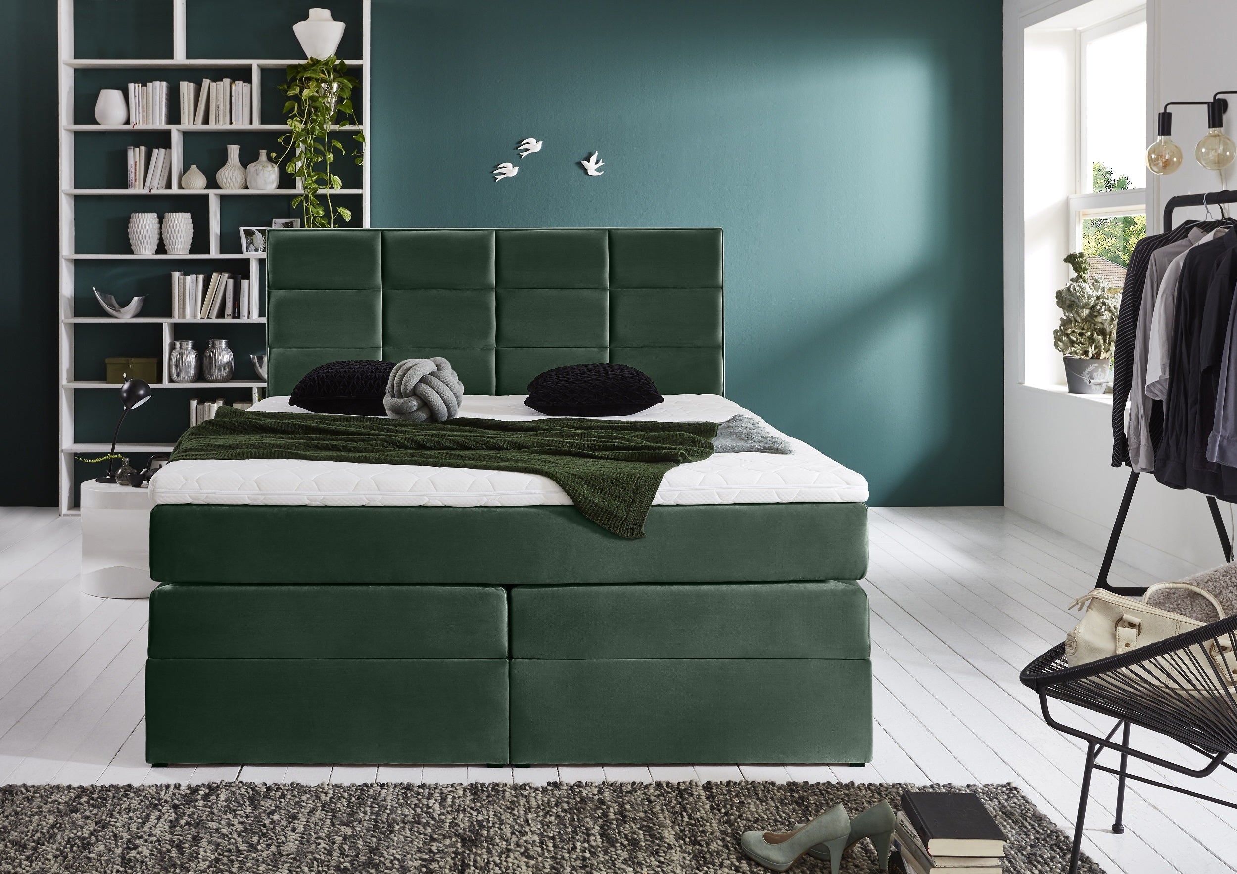 Lit pliant avec coffre de rangement, recouvert de tissu, Meran Boxspring Velvet, Vert foncé