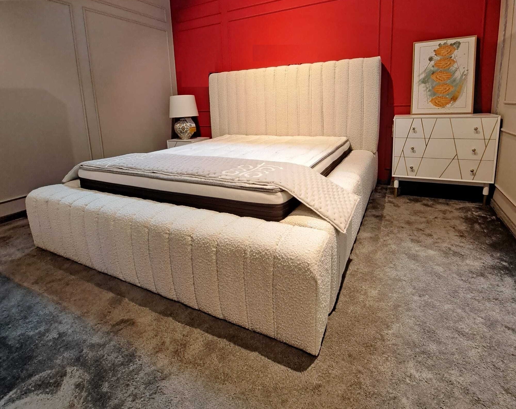 Lit rembourré en tissu, Cadre de lit pliant avec espace de rangement, Lugano, Beige