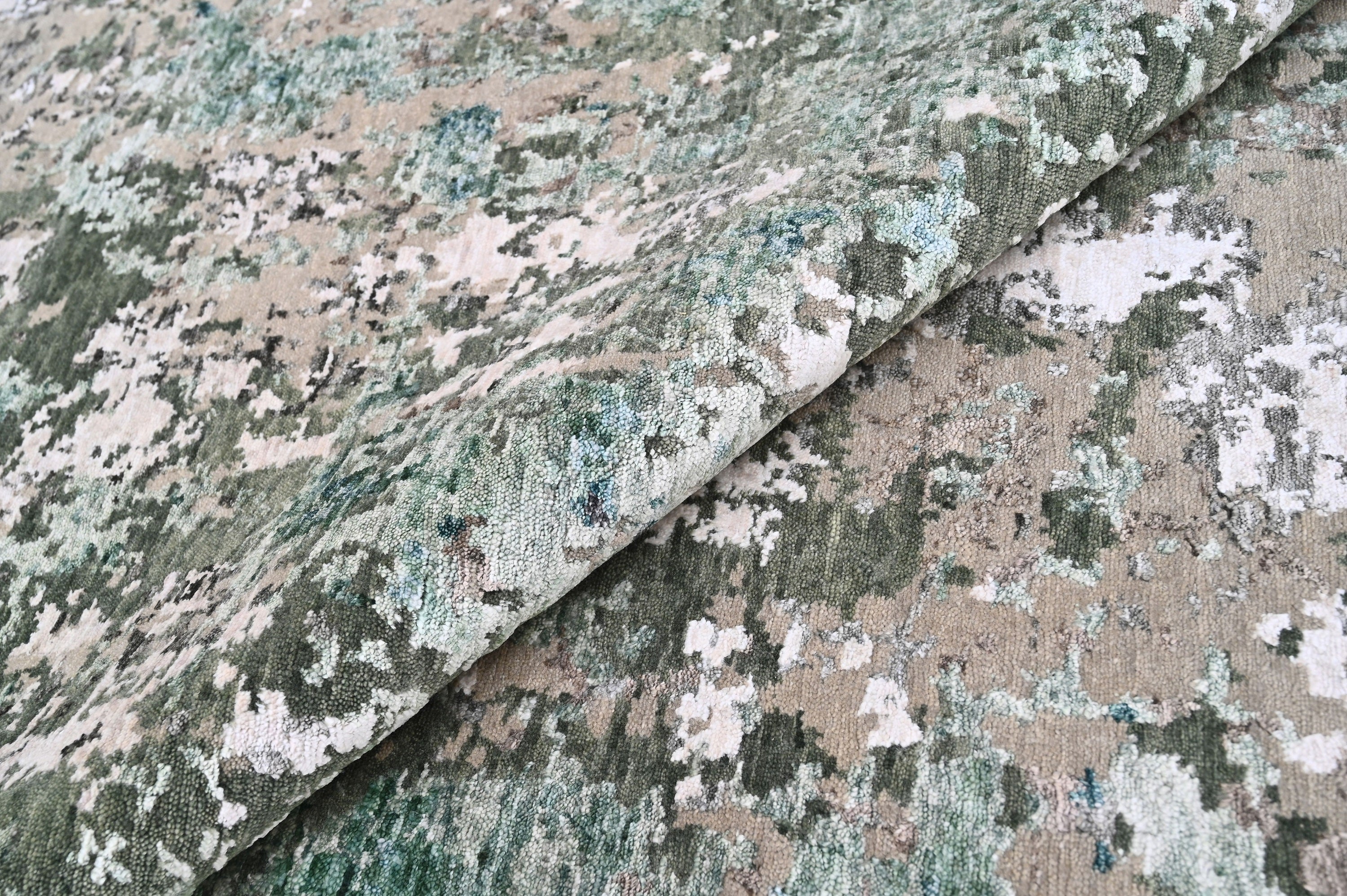 Covor innodat manual din lana, bumbac si matase de bambus, tesatura indo tibetana, Radiance RD-56 Verde / Multicolor (3)