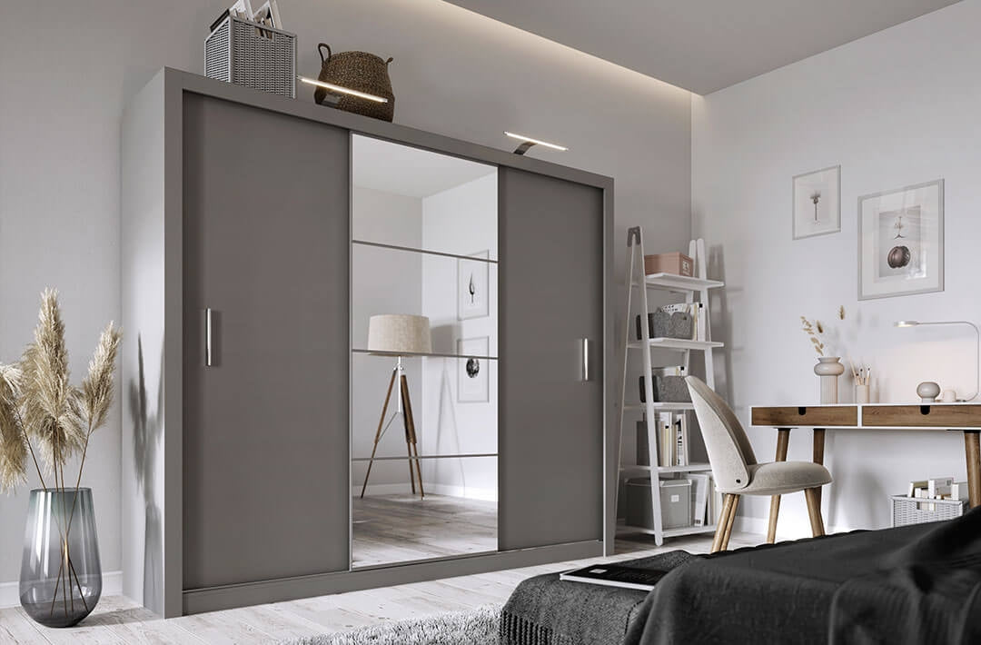Armoire en bois clair avec 3 portes coulissantes et miroir Idea 01, Gris Mat, L250xP60xH215 cm