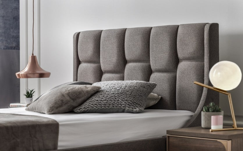 Lit rembourré en tissu doré Gris - 200 x 160 cm