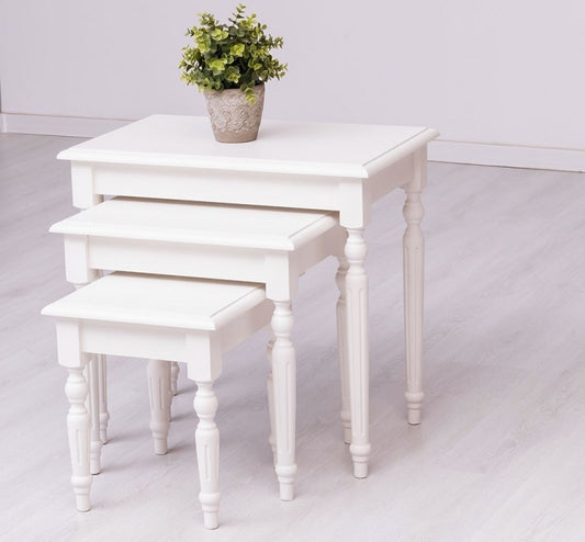 Ensemble de 3 tables basses, bois de sapin, PSY PS80 peint, l64xl40xh60 cm / l49xl40x49,5 cm / l34xl40x39 cm